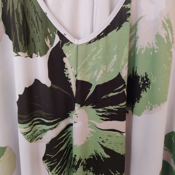 Lily by Firmiana Floral Tunic - Picture 6 of 6